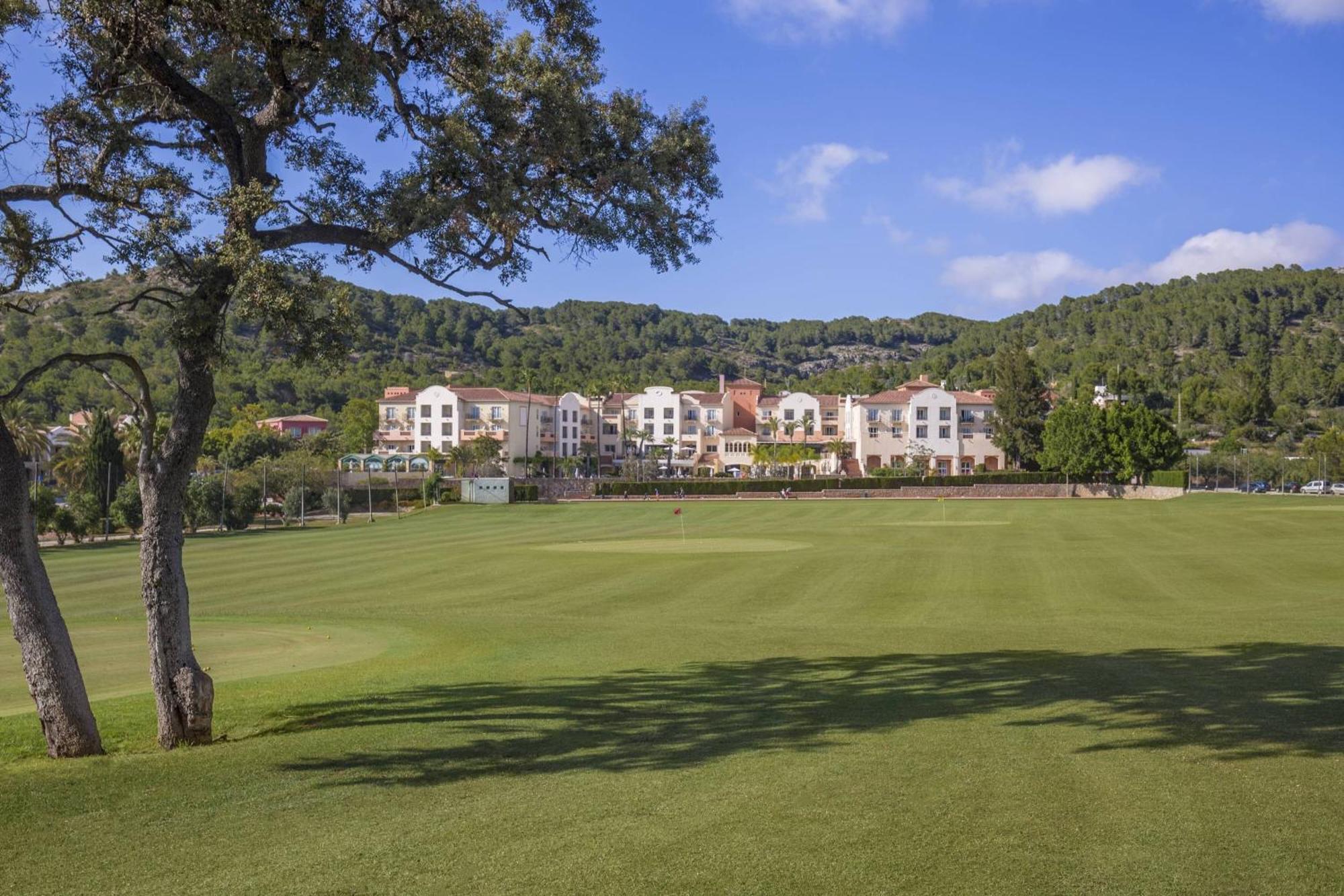 Denia Marriott La Sella Golf Resort & Spa Екстериор снимка A general view of the village