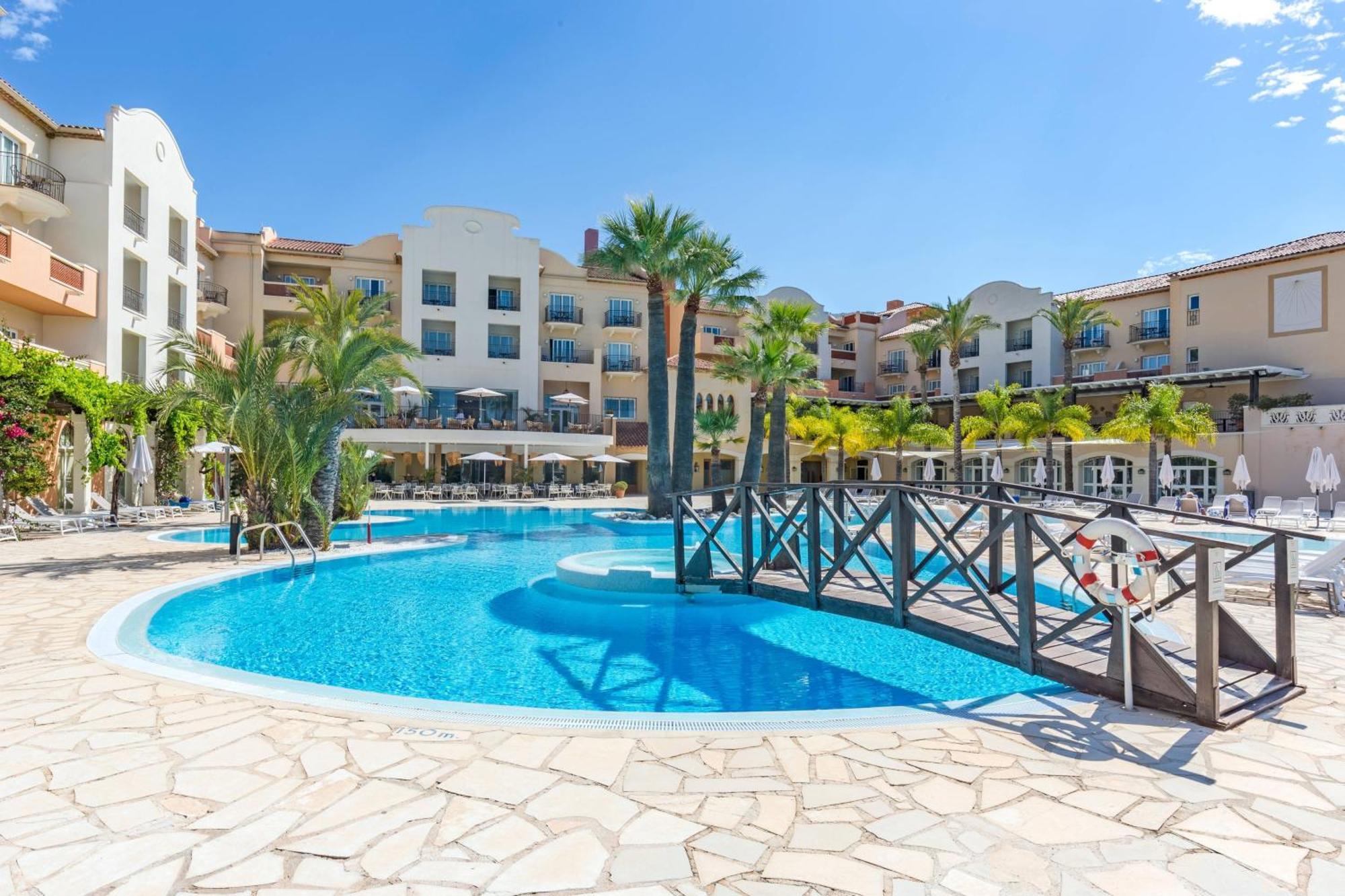 Denia Marriott La Sella Golf Resort & Spa Екстериор снимка A swimming pool in a hotel