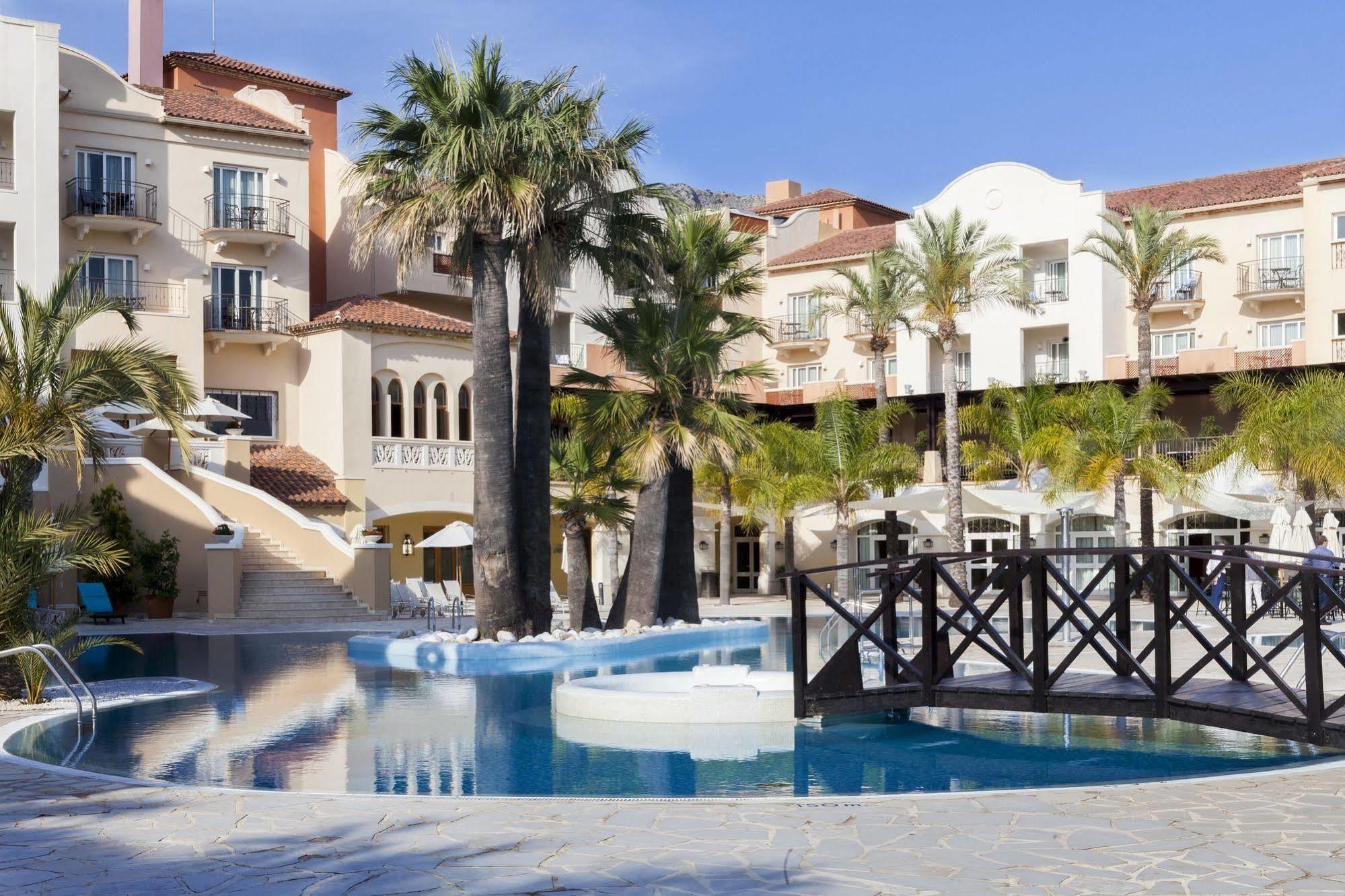 Denia Marriott La Sella Golf Resort & Spa Екстериор снимка The resort's swimming pool